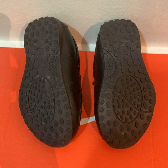 Toddler formal shoes. Like new, only used once for a wedding. - Picture 3 of 6